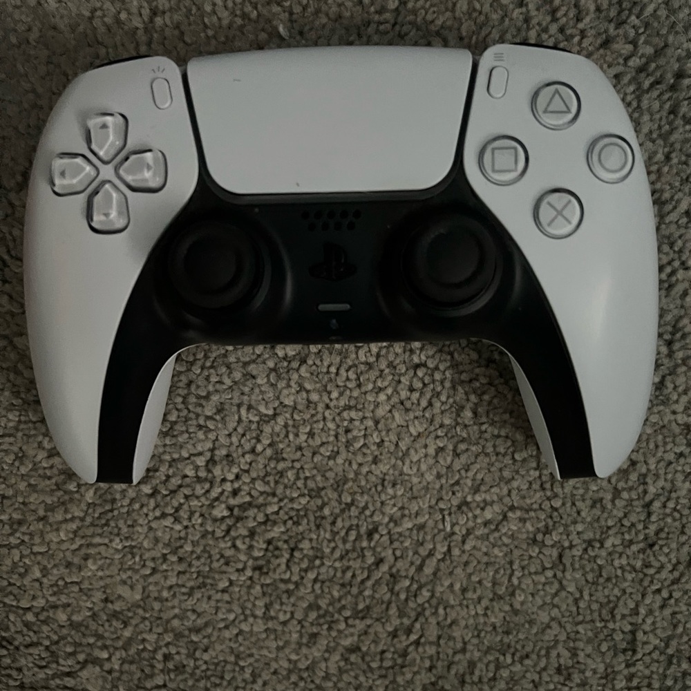 Playstation 5 - Picture 3 of 4
